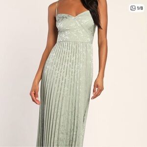Lulus Elegant Green Pleated Maxi Dress